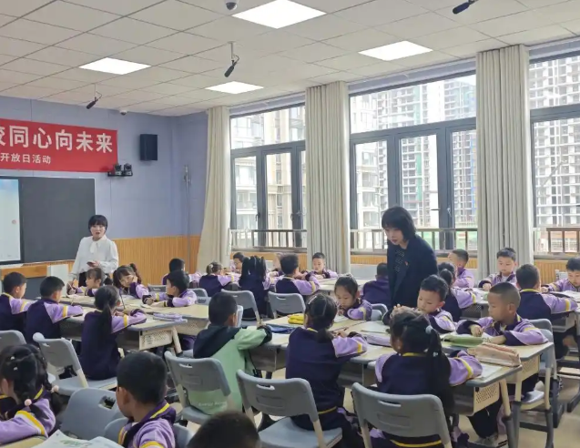 既是家长对校园作业的认可与信任也是推进校园不断前行的重要动力