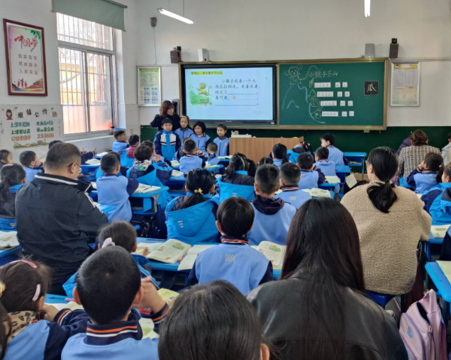 赛道不少学生学以致用研制的智能驱鸟系统落地村庄果园 赛道不少学生学以致用研制的智能驱鸟系统落地村庄果园